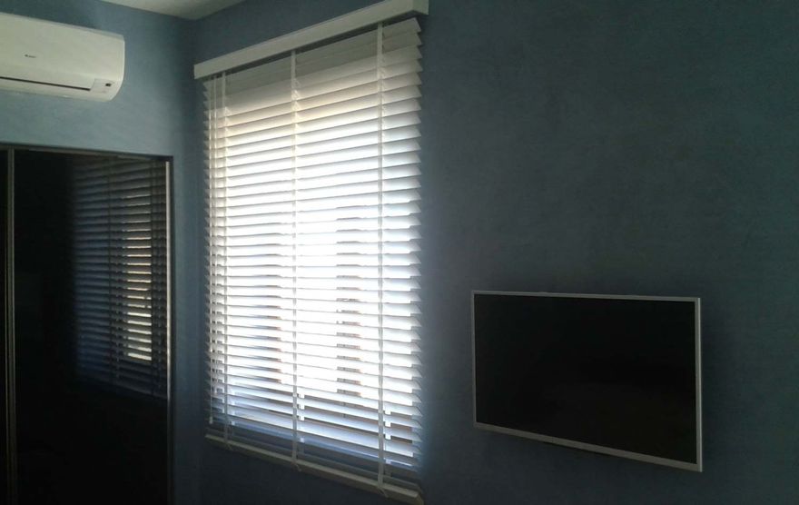 BLINDS 1