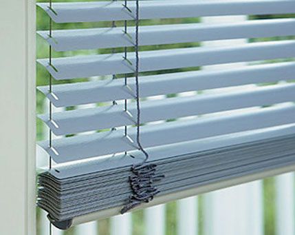VENETIAN BLINDS 4